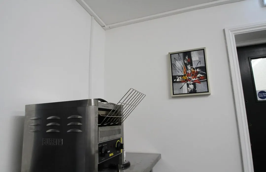 Oyo Greenleafe Hotel-1