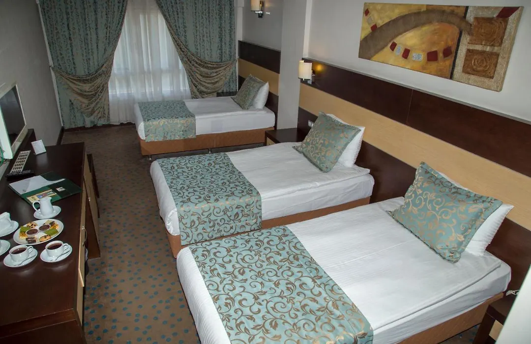 Mom Hotel-1