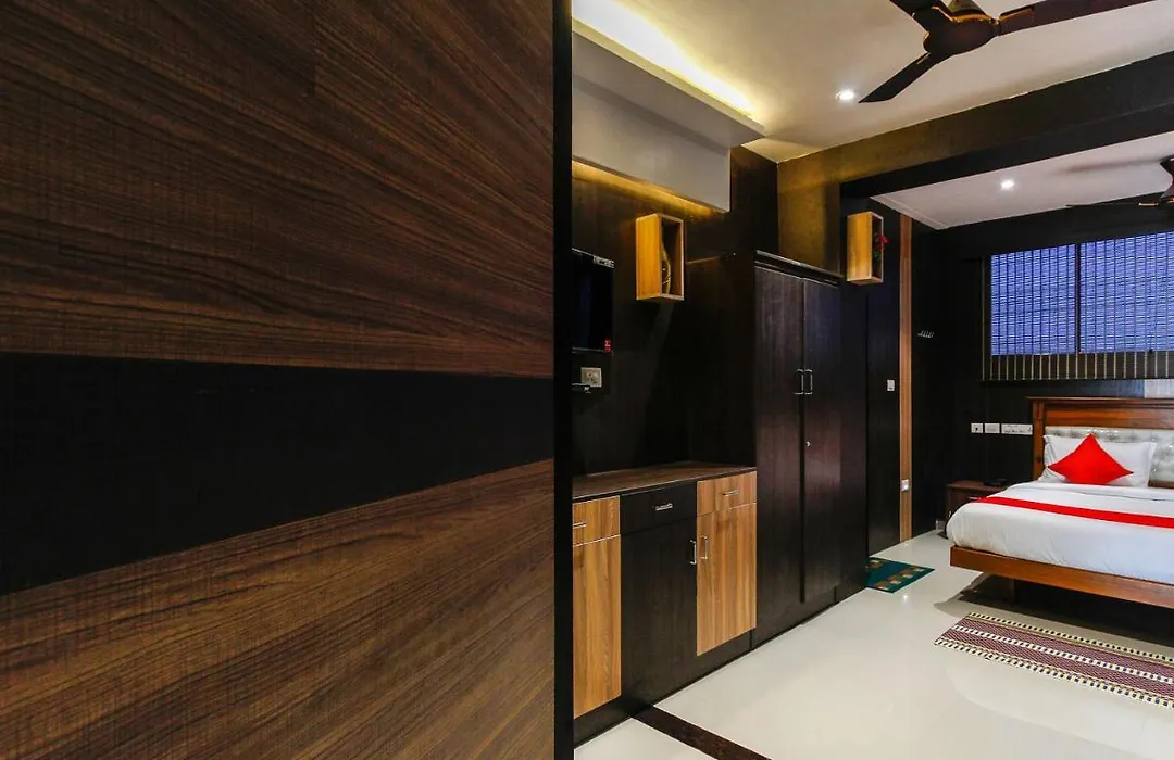 Ssk Greeen Palace Lodge-1