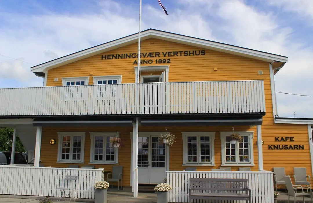 Henningsvaer Guesthouse-1