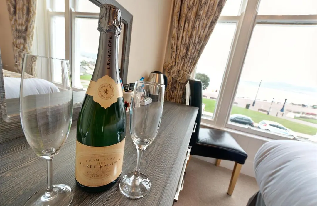 Lauriston & Lawton Court Hotel-1