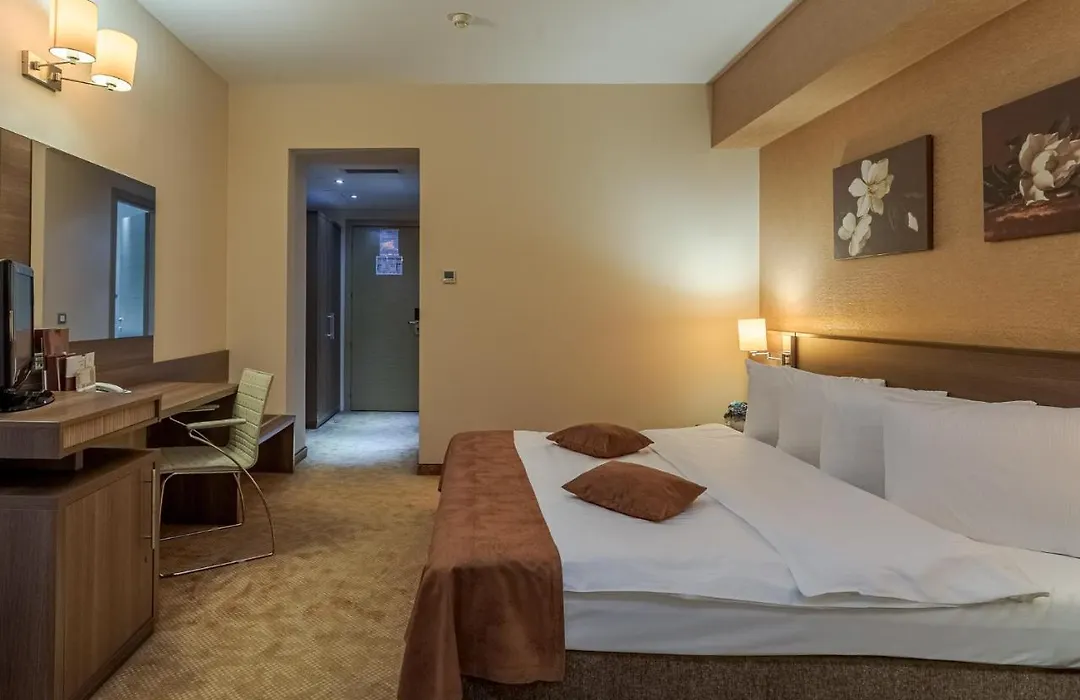 Rin Grand Hotel-1