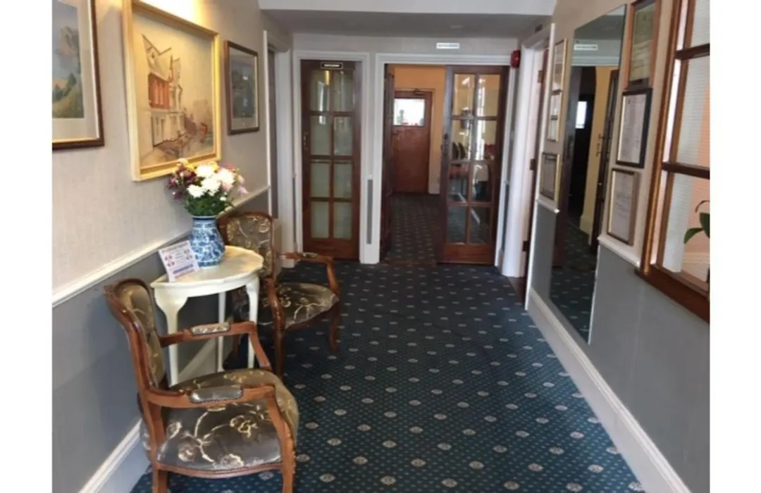Runnymede Court Hotel-1