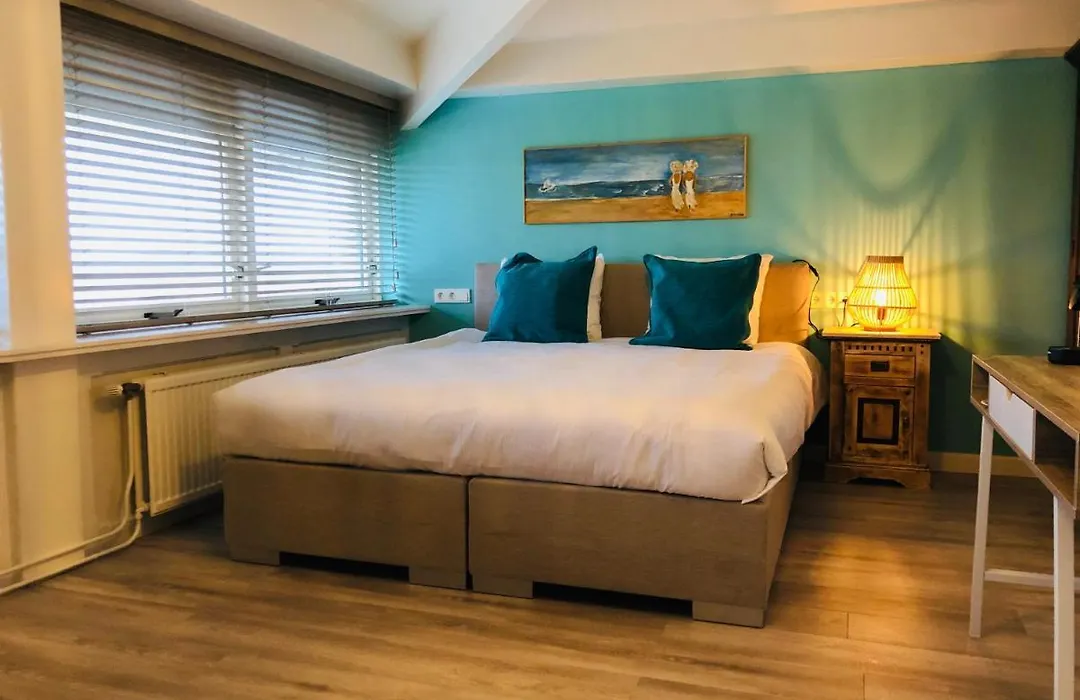 Strandhotel Om De Noord-1