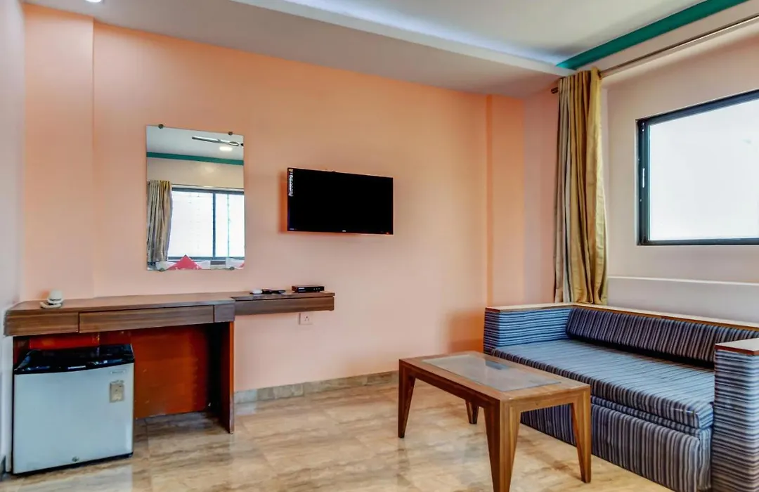 Oyo 40635 Hotel Shloka-1