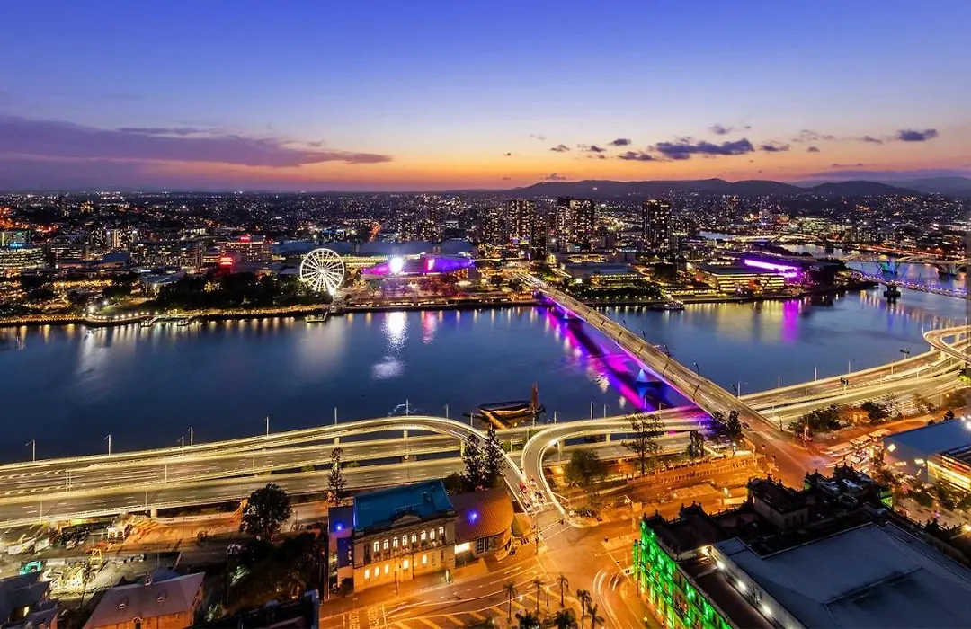 Oaks Brisbane Casino Tower Suites-1