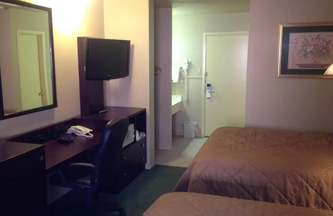 Colonial Inn Monahans Tx-1