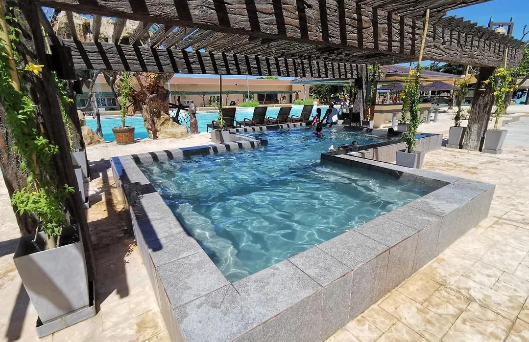 Port Royale Waterpark Resort-1