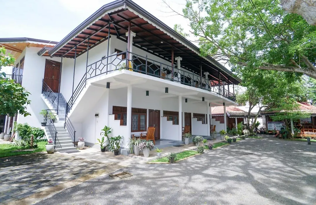 Surf Sea Breeze Apartments-1