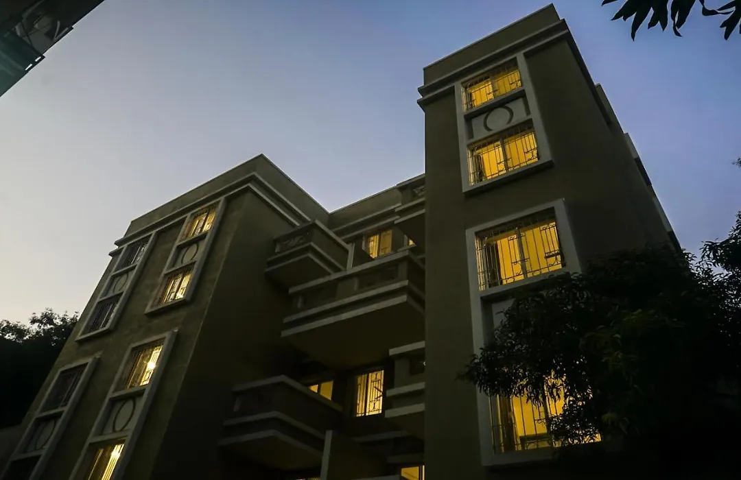 Treebo Luxe Suite, Shivaji Nagar-1