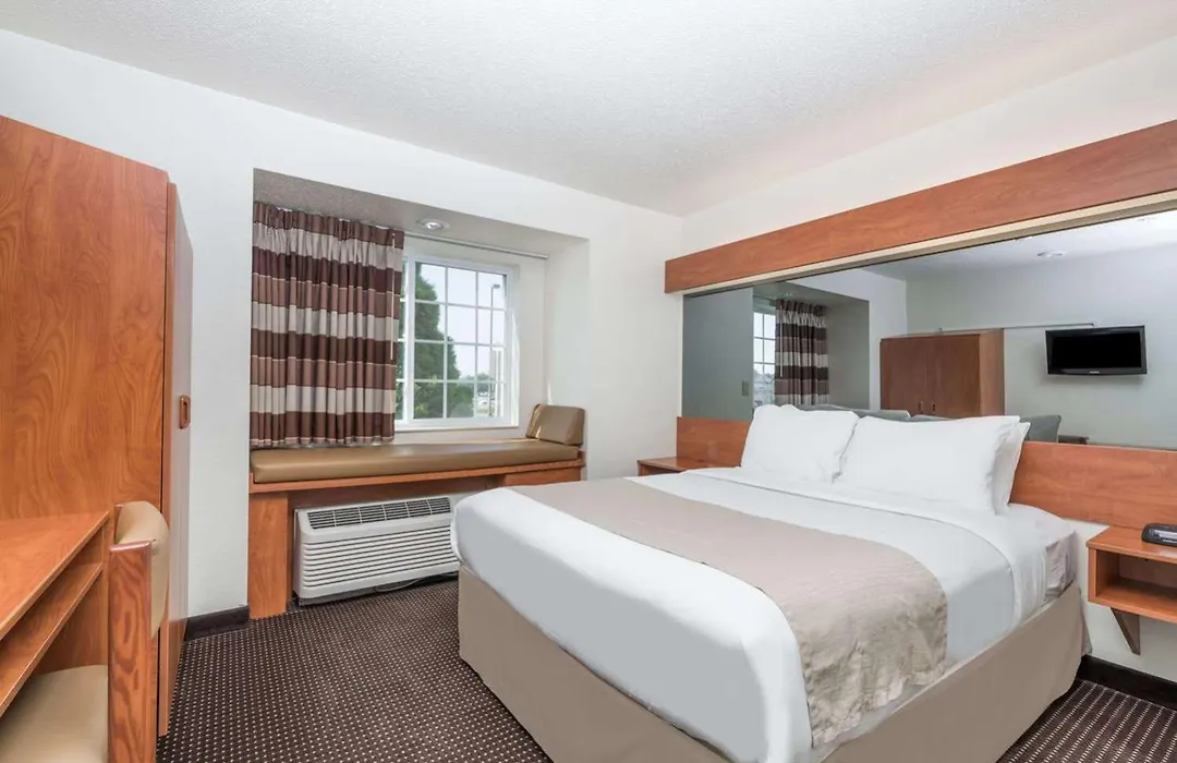 Microtel Inn & Suites By Wyndham Rice Lake-1
