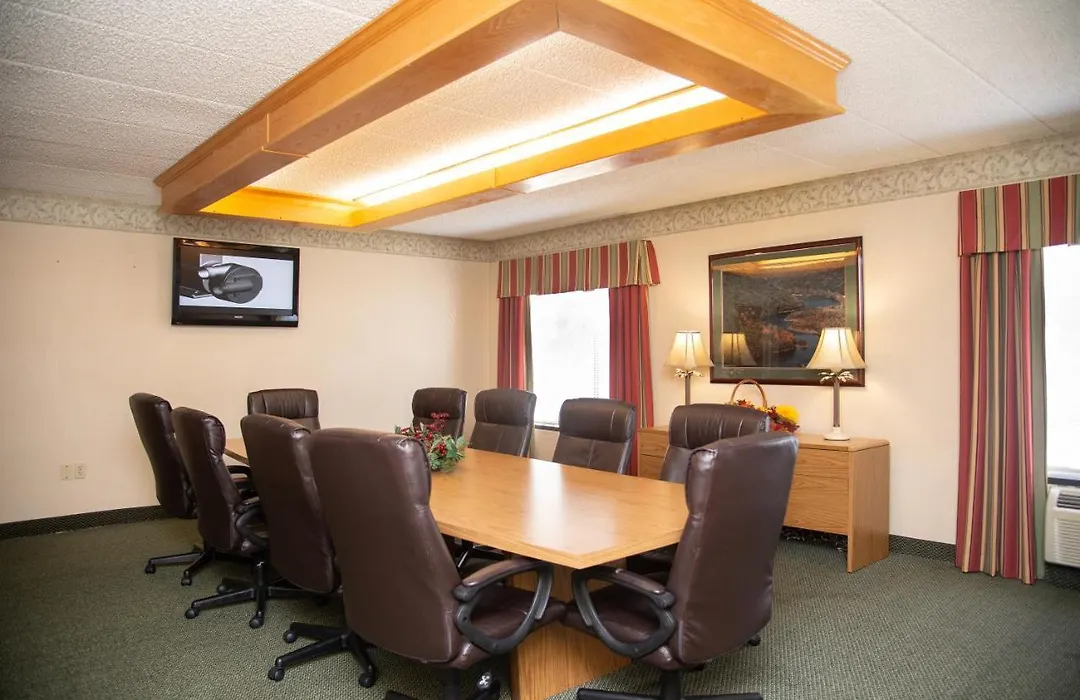 Holiday Lodge Hotel And Conference Center-1