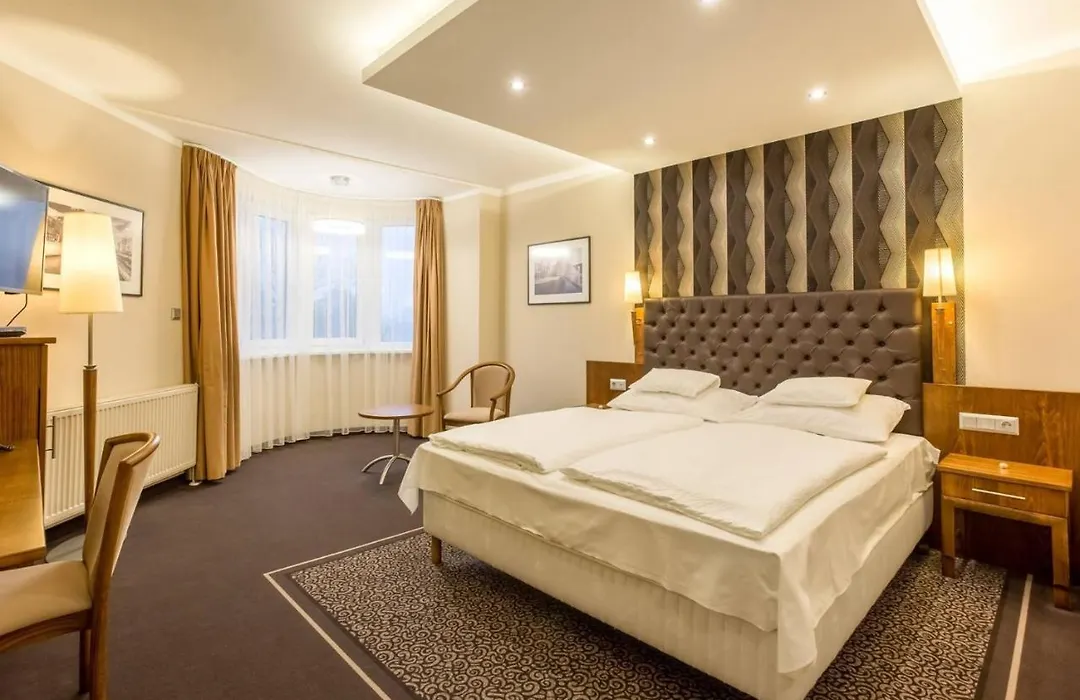 Szőnyi Garden Hotel Pest-1