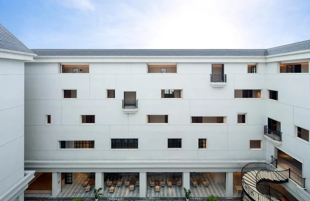 Yiuteung Mansion-1
