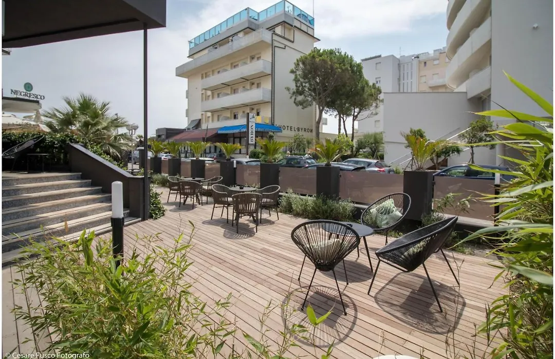 Hotel Caraibi - Breakfast Until 11-00 And Dinner-Mirabilandia Partner-1