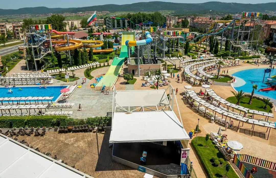 Aqua Nevis Hotel & Aqua Park-1