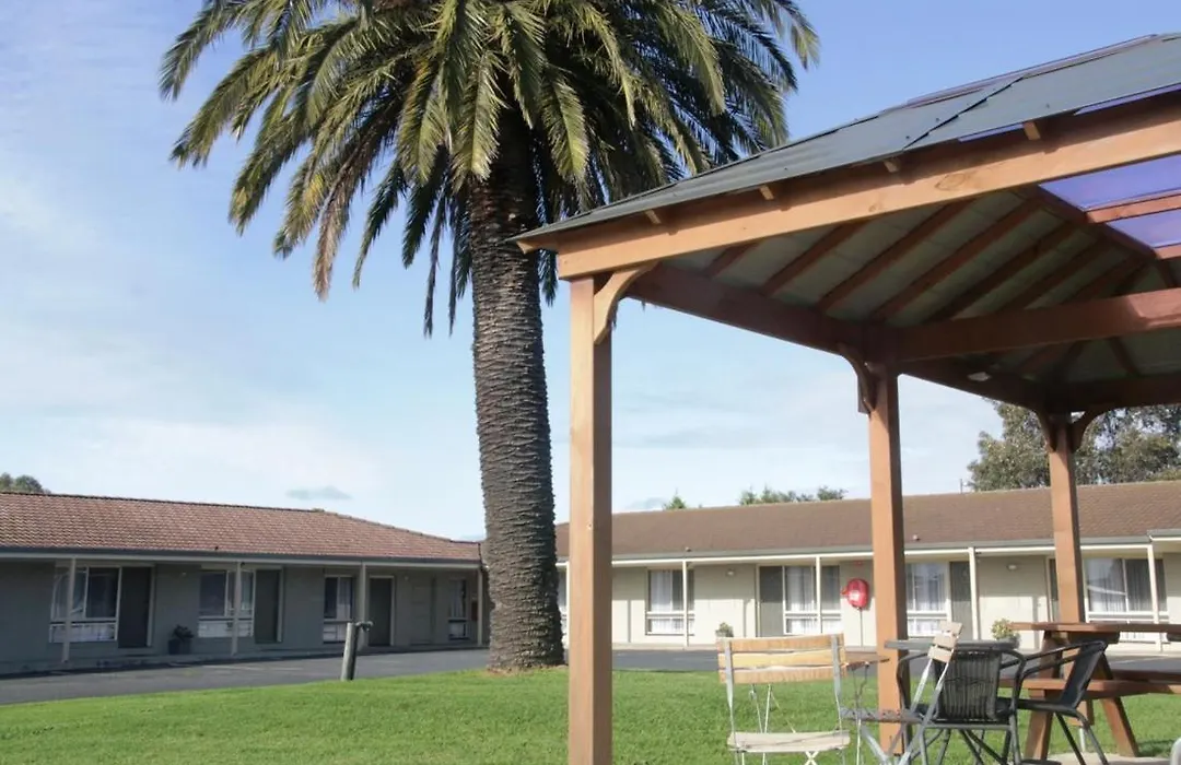 Golden Palms Motel-1
