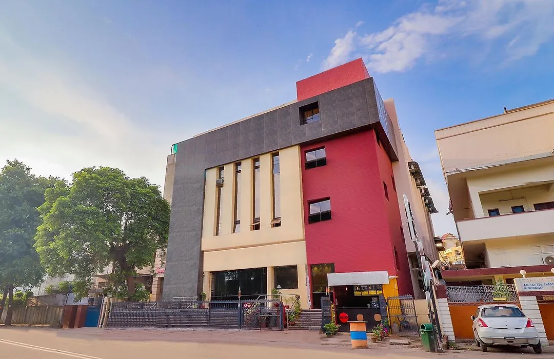 Hotel Bhagyaraj Palace - Best Hotel In Kanpur-1