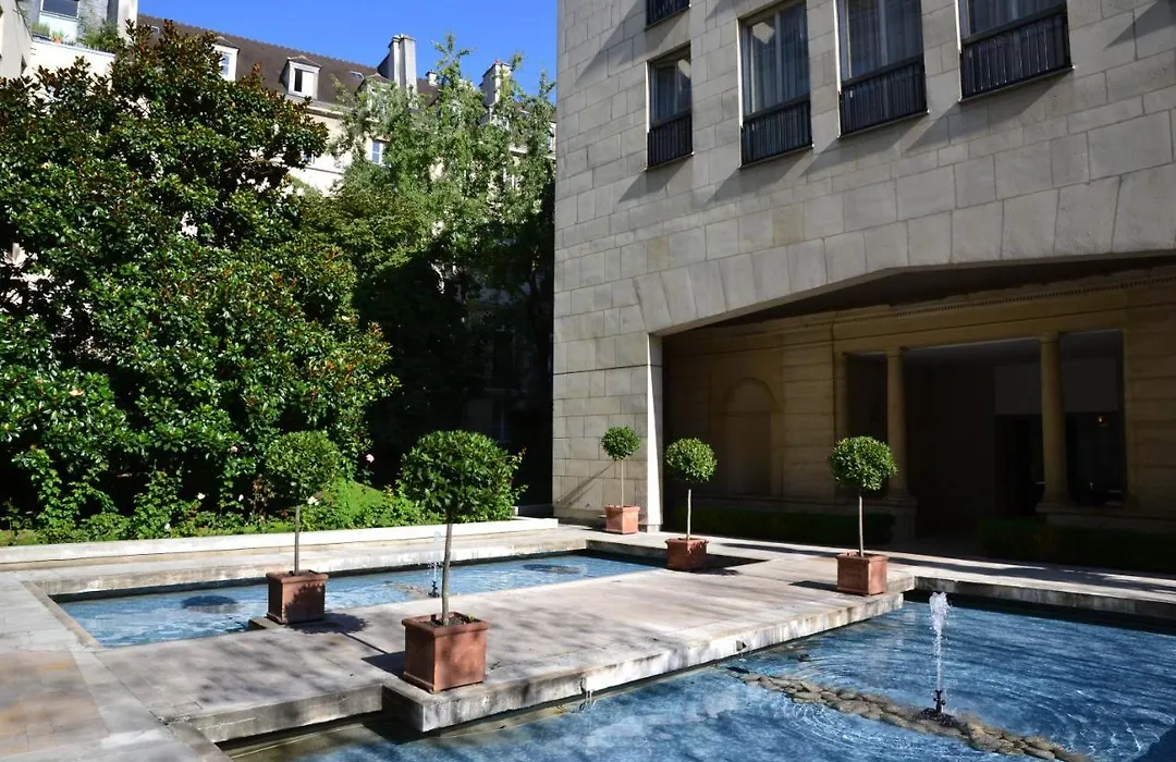 Assia & Nathalie - Luxury B&B Marais-1