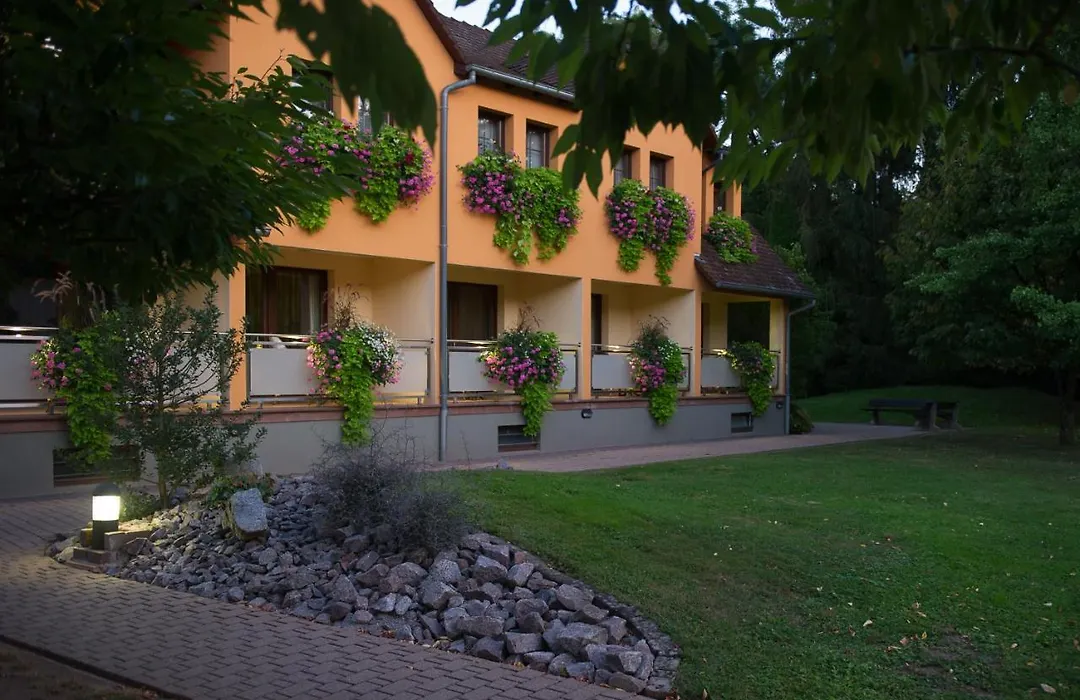 Le Moulin de la Walk-1