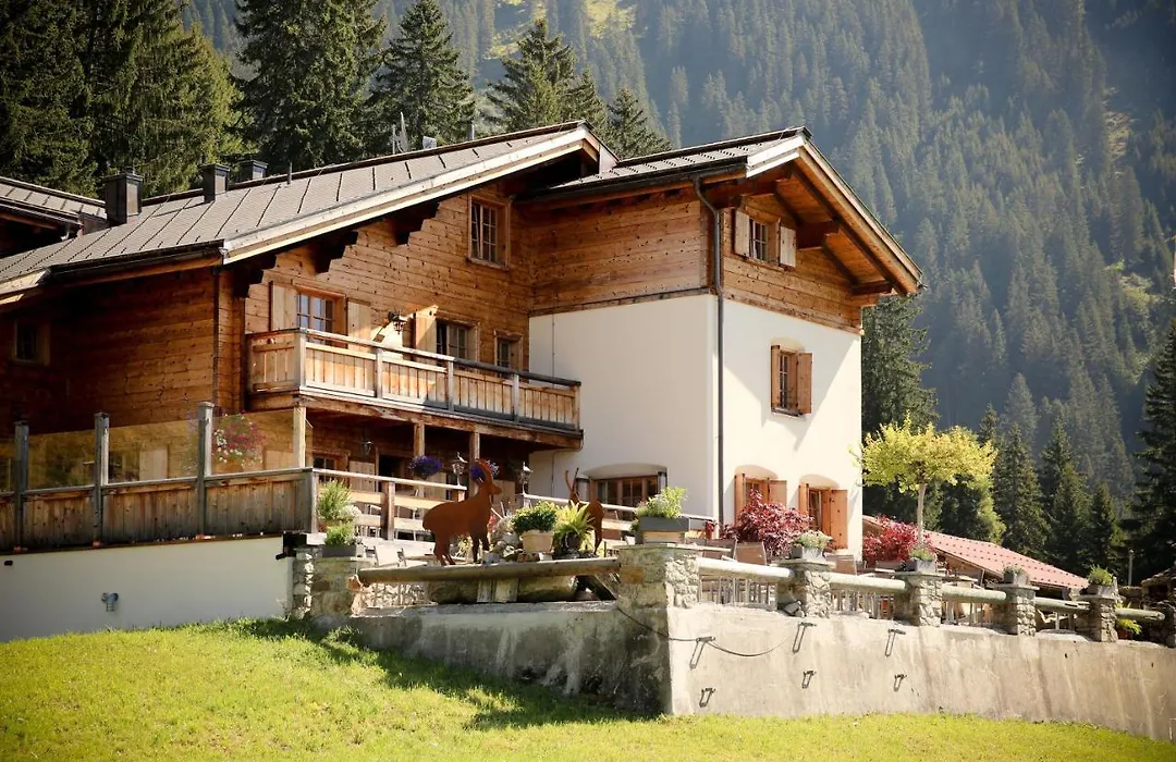 Berghaus Alpenrösli-1