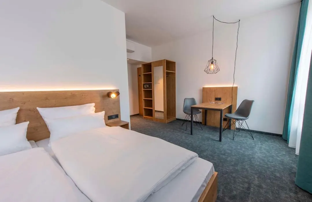 Jahotel-1