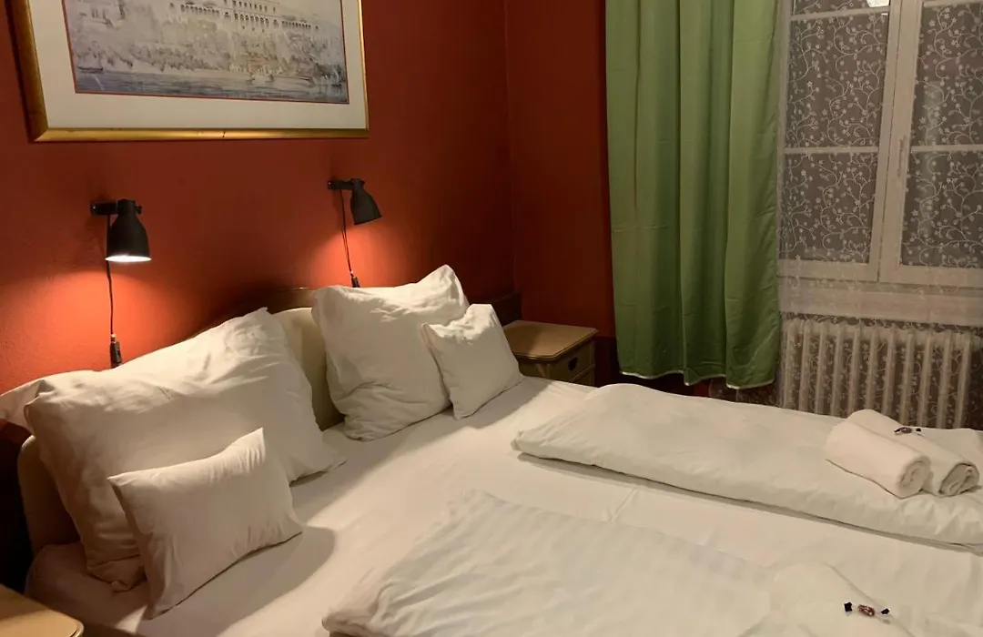 Hotel Omnibusz-1