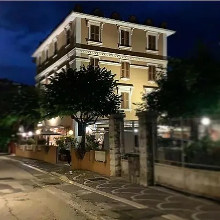 Hotel Iris Crillon-2