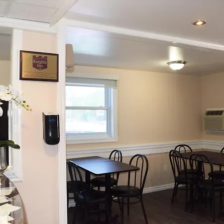 Knights Inn Arnprior-3