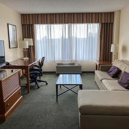 Ramada By Wyndham Englewood Hotel & Suites-3