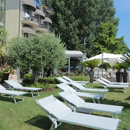 Hotel Aurora-2