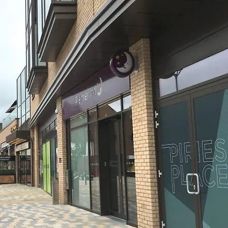 Premier Inn Horsham Town Centre-2