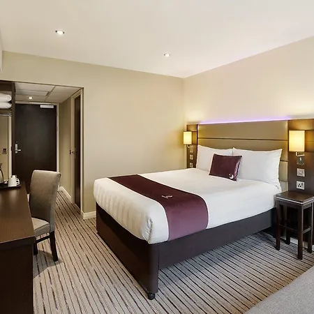 Premier Inn London Tolworth-3