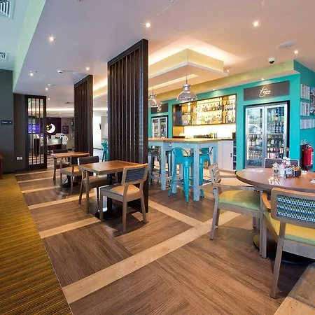 Premier Inn London Tolworth-3