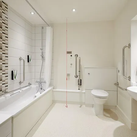 Premier Inn Gloucester-2