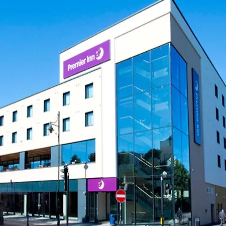 Premier Inn Staines Upon Thames-3