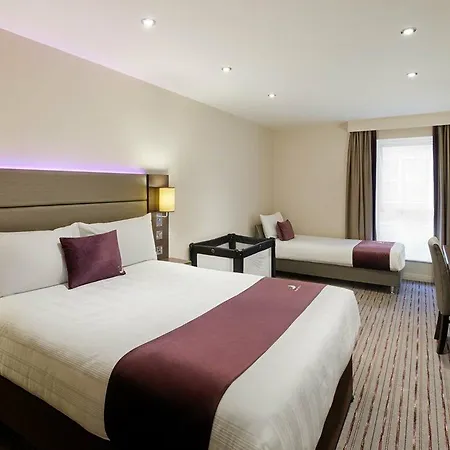 Premier Inn Tenby Town Centre-2