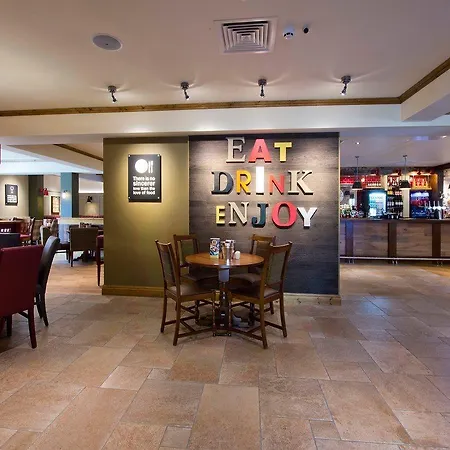Premier Inn Abergavenny-3