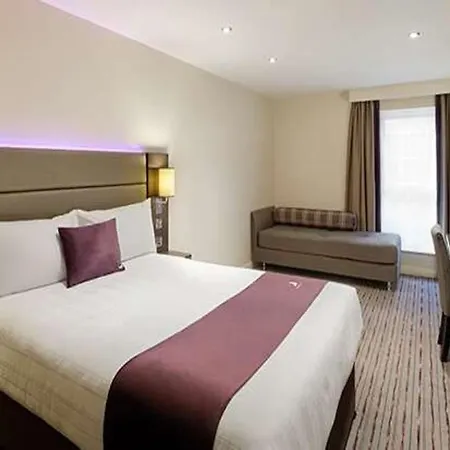 Premier Inn Bangor-3
