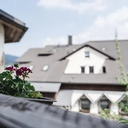 Toschis Station-Motel-Wirtshaus-an der Autobahn-3