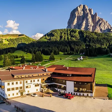 Monte Pana Dolomites Hotel-3