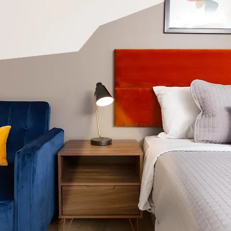 4411 Inn & Suites-3