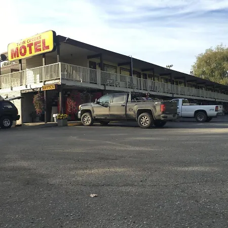 Twin Creeks Motel-3