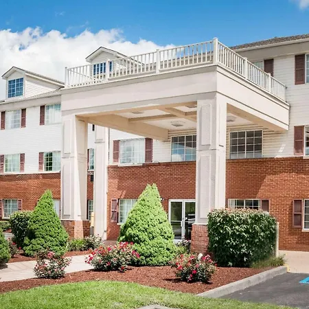 Days Inn By Wyndham Norton-2