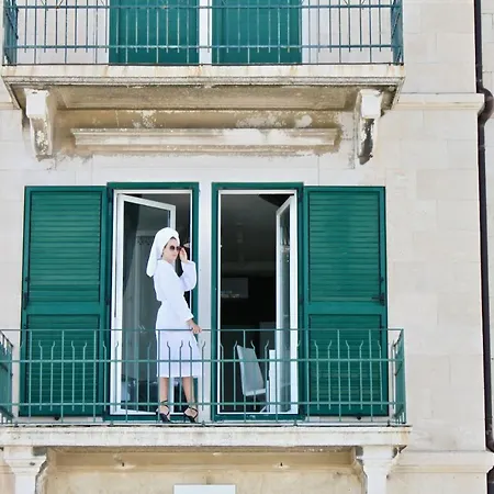 Galeria Valeria Seaside Downtown - Mag Quaint & Elegant Boutique Hotels-2