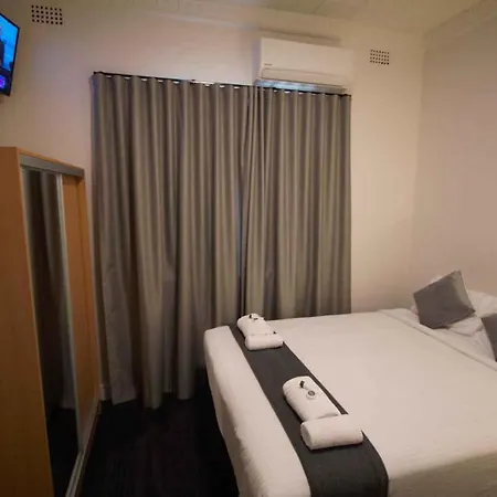 Sydney Junction Hotel-3