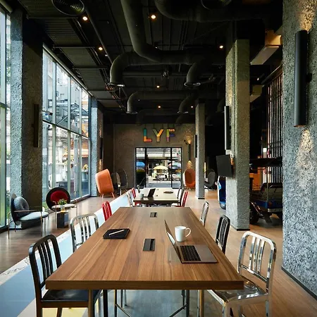 Lyf Sukhumvit 8 Bangkok-3
