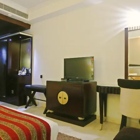 Venizia Sarovar Portico-3