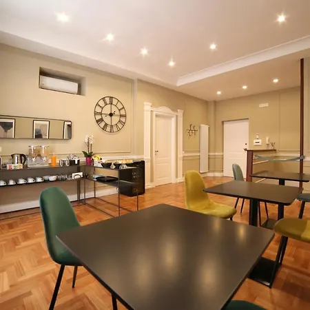 B&B Villa Sant'Elmo Con Parcheggio Interno-3
