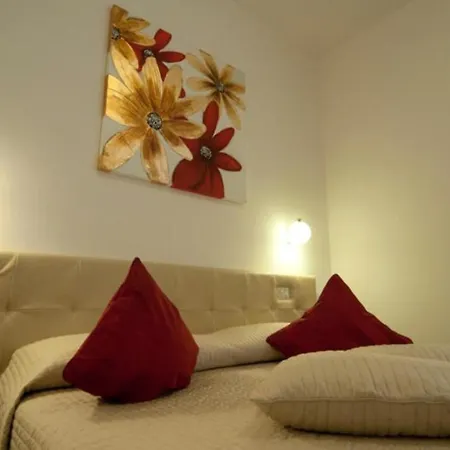 Ara Pacis Inn-2